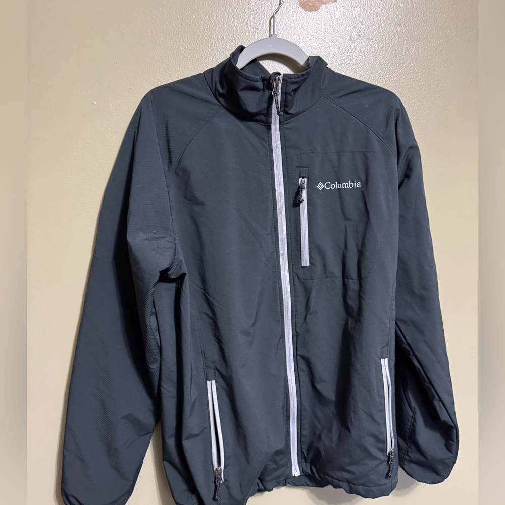 Columbia Ascender softshell jacket in black. Size L‎